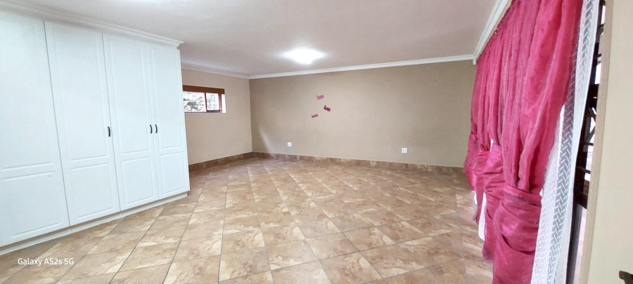 6 Bedroom Property for Sale in West Bank Eastern Cape